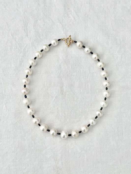 Qamar Necklace