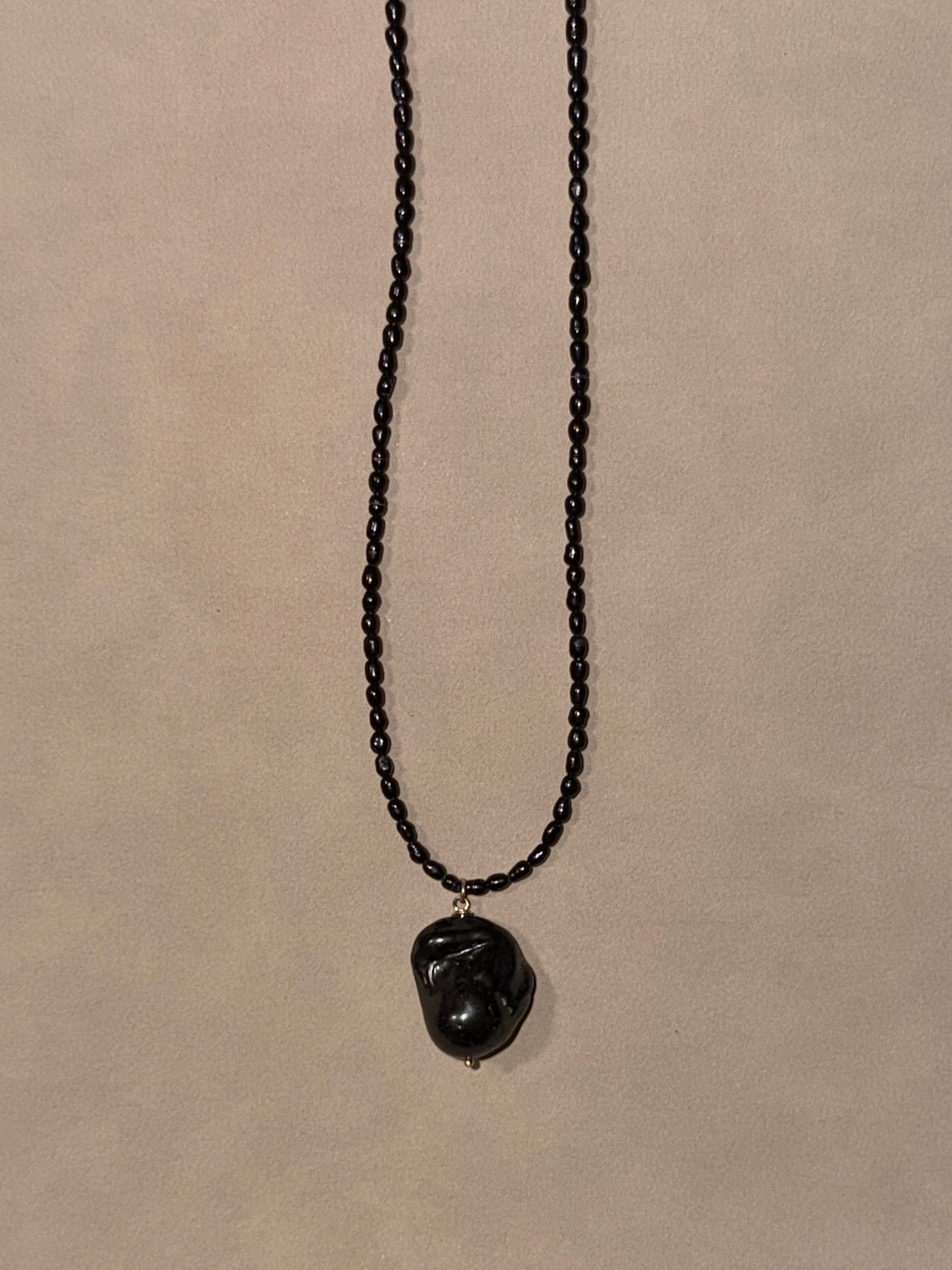 Aurora Necklace in Black